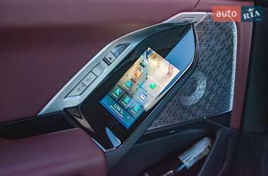 Седан BMW i7 2022 в 