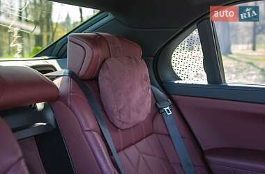 Седан BMW i7 2022 в 
