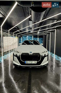 Седан BMW i7 2023 в Києві