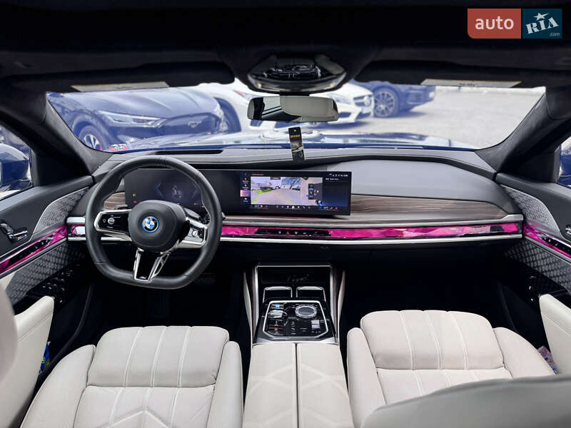 Седан BMW i7 2023 в Києві