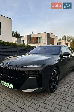 Седан BMW i7 2022 в Києві