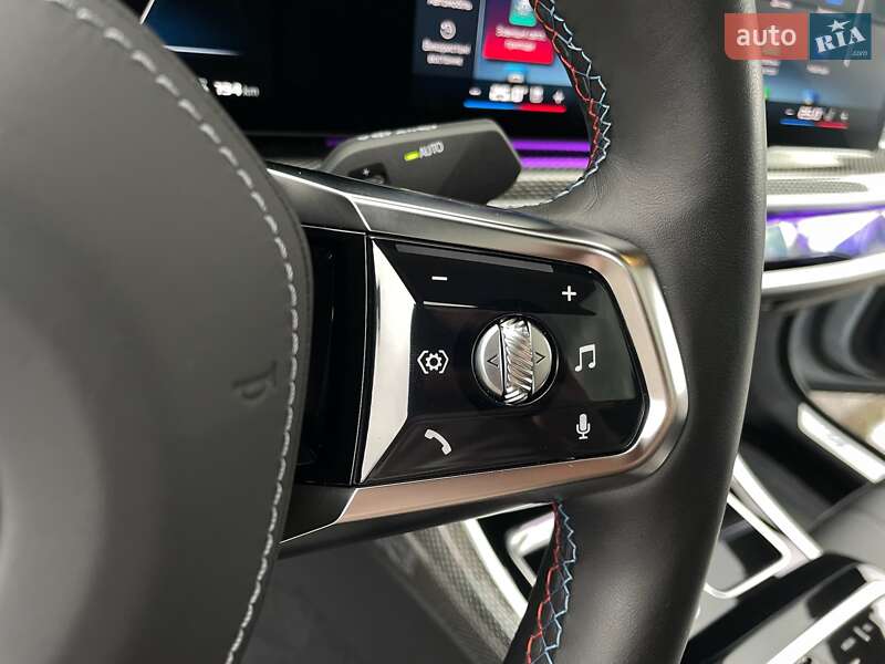 Седан BMW i7 2023 в Киеве