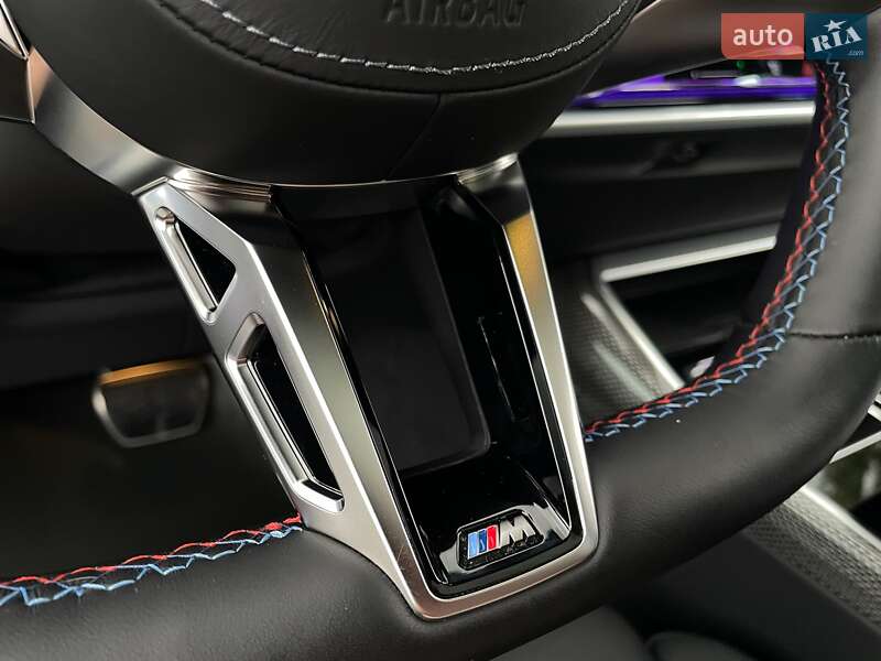 Седан BMW i7 2023 в Киеве