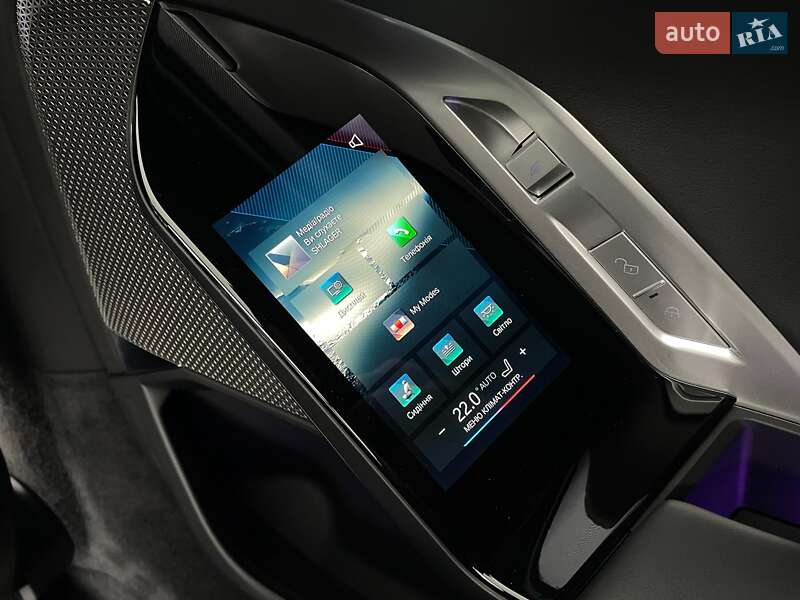 Седан BMW i7 2023 в Киеве