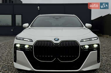 Седан BMW i7 2024 в Києві