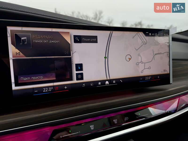 Седан BMW i7 2024 в Киеве