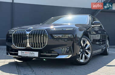 Седан BMW i7 2023 в Хмельницькому