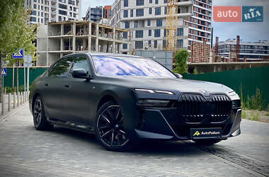 Седан BMW i7 2022 в Києві