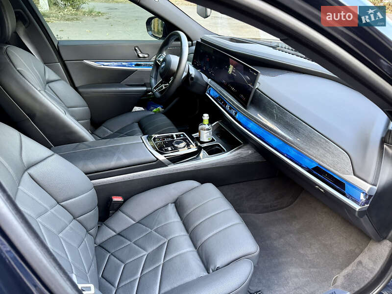 Седан BMW i7 2024 в Кривому Розі фото 12 Седан BMW i7 2024 в Кривому Розі