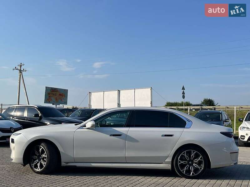 Седан BMW i7 2023 в Львове фото 11 Седан BMW i7 2023 в Львове