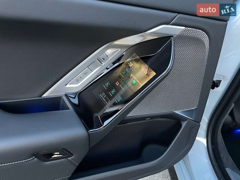 Седан BMW i7 2023 в Киеве