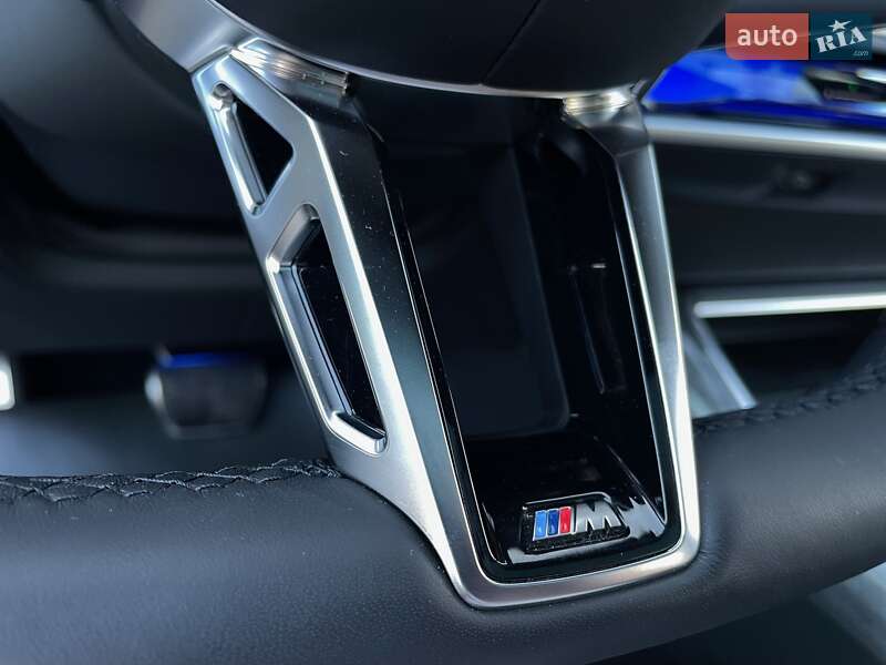 Седан BMW i7 2023 в Киеве