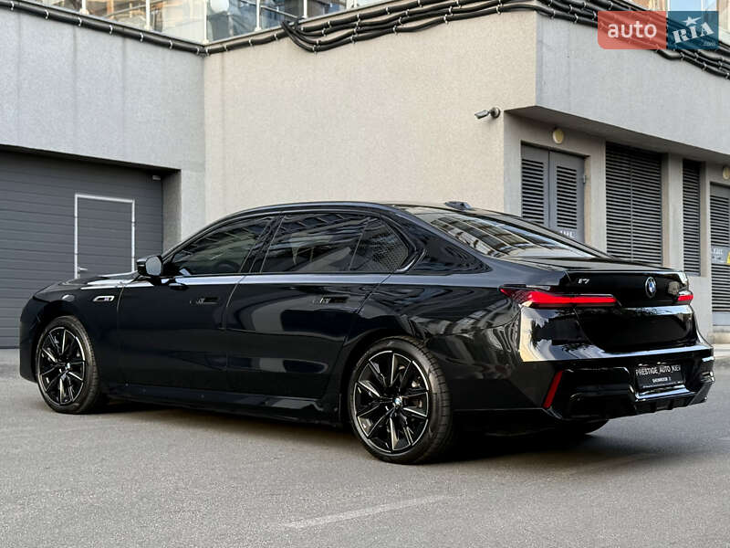 Седан BMW i7 2025 в Киеве фото 27 Седан BMW i7 2025 в Киеве