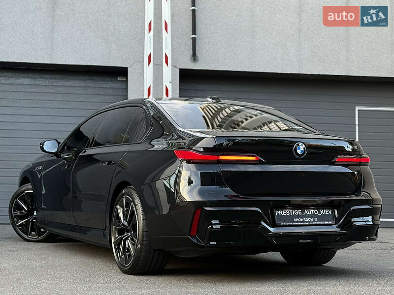 Седан BMW i7 2025 в Киеве фото 32 Седан BMW i7 2025 в Киеве