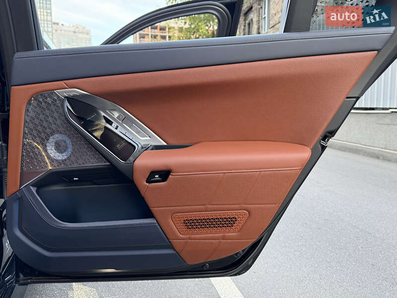 Седан BMW i7 2025 в Киеве фото 78 Седан BMW i7 2025 в Киеве