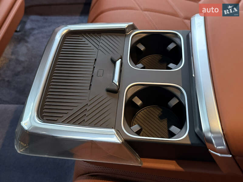 Седан BMW i7 2025 в Киеве фото 92 Седан BMW i7 2025 в Киеве