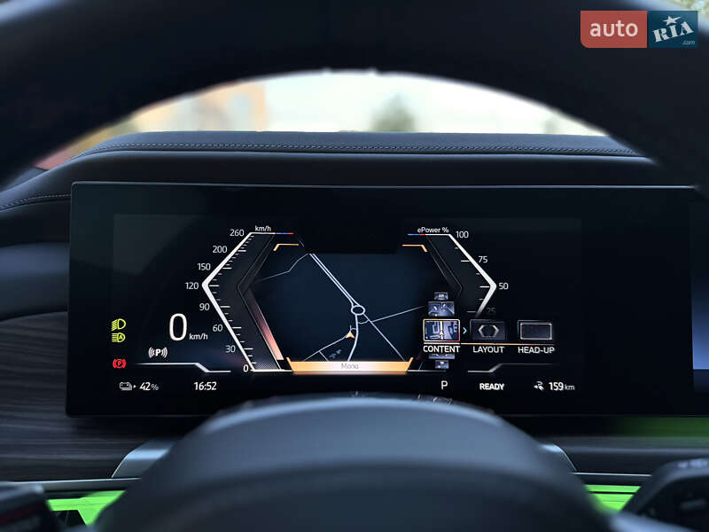 Седан BMW i7 2022 в Львове