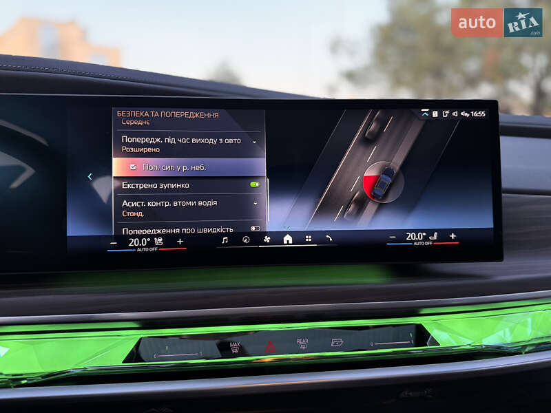 Седан BMW i7 2022 в Львове