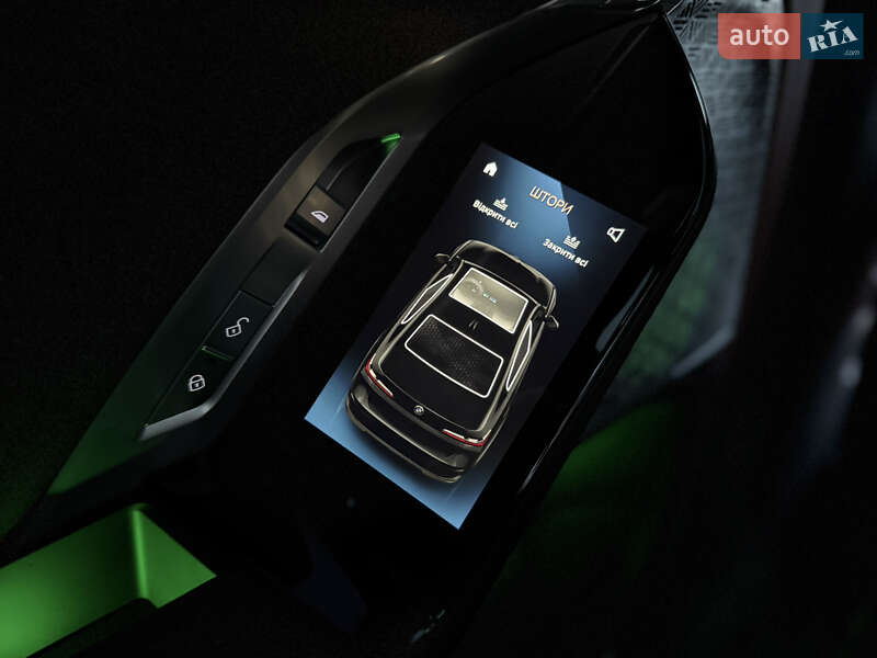 Седан BMW i7 2022 в Львове