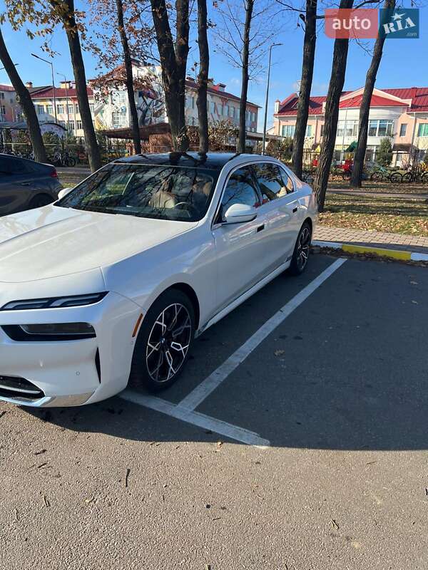Седан BMW i7 2023 в Киеве фото 3 Седан BMW i7 2023 в Киеве