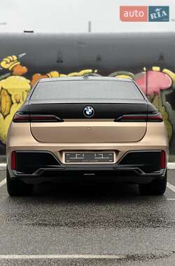 Седан BMW i7 2023 в Києві