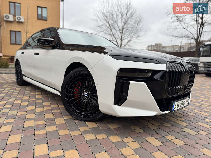 Седан BMW i7 2023 в Вінниці