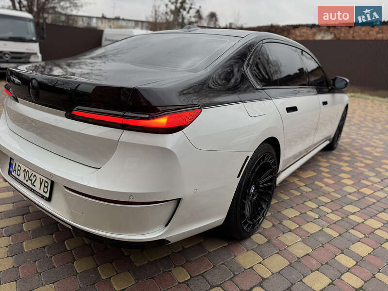 Седан BMW i7 2023 в Вінниці