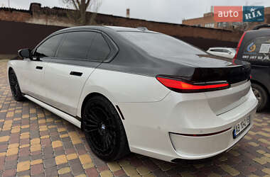 Седан BMW i7 2023 в Вінниці