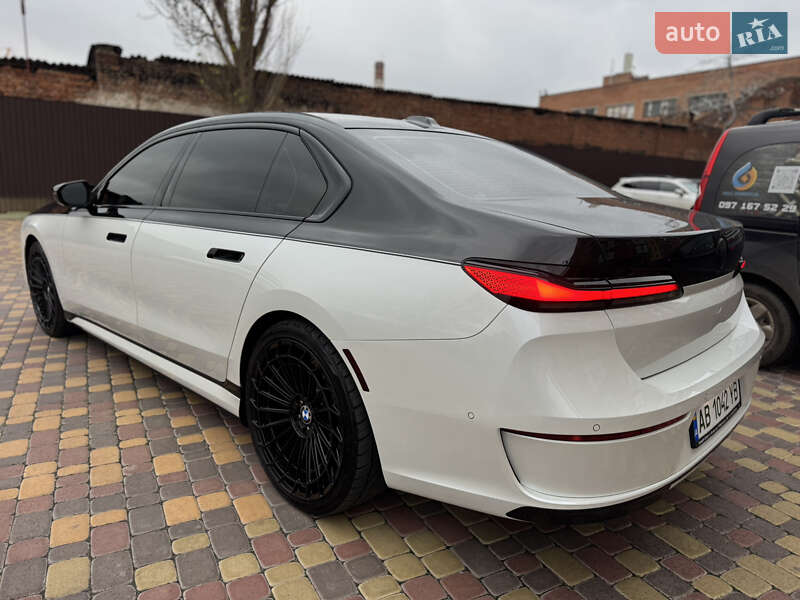 Седан BMW i7 2023 в Вінниці