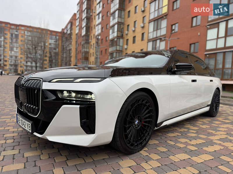 Седан BMW i7 2023 в Вінниці