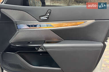 Седан BMW i7 2023 в Вінниці