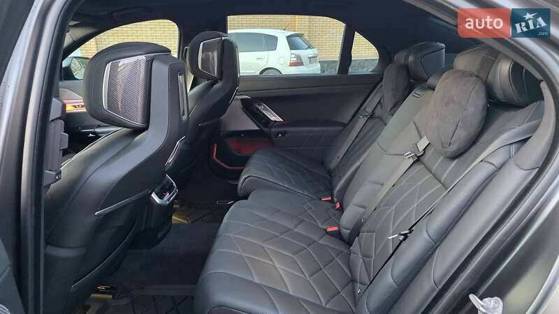 Седан BMW i7 2023 в Владимире фото 20 Седан BMW i7 2023 в Владимире
