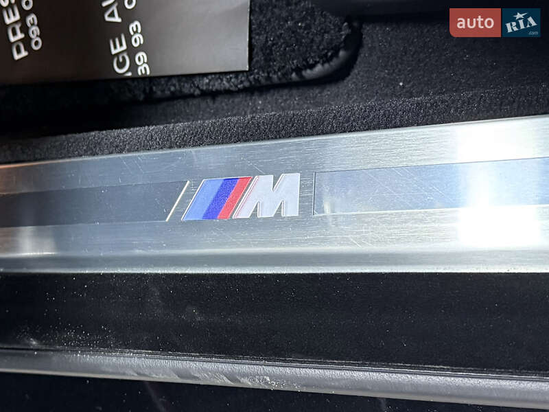 Седан BMW i7 2023 в Киеве