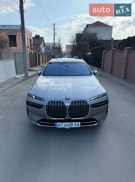 Седан BMW i7 2023 в Ивано-Франковске