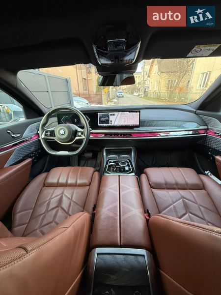Седан BMW i7 2023 в Ивано-Франковске