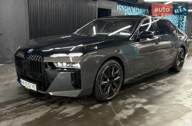 Седан BMW i7 2023 в Києві