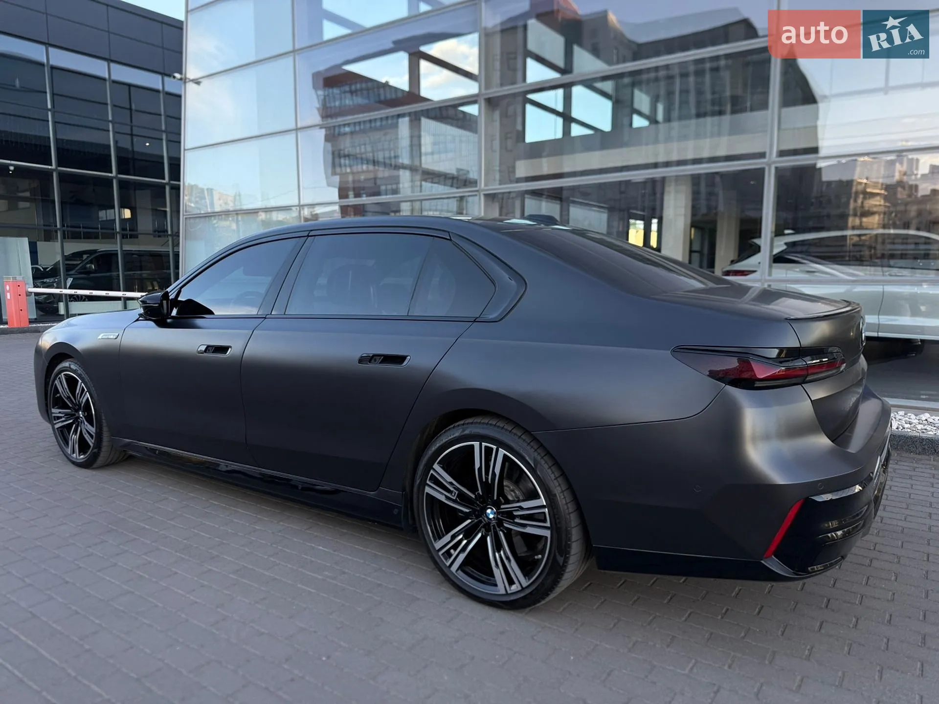 2023 BMW i7 - мініатюра 8