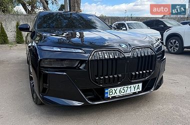 Седан BMW i7 2022 в Києві