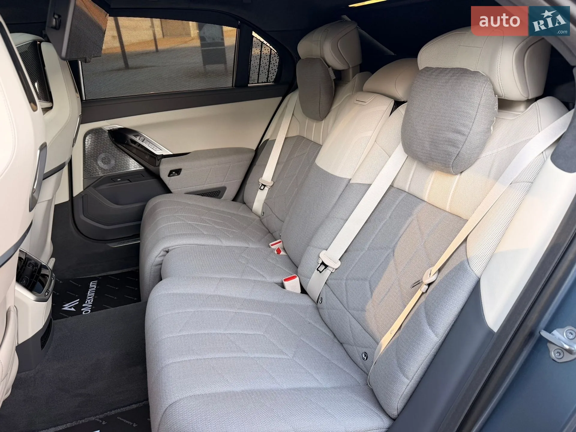 2023 BMW i7 - мініатюра 23