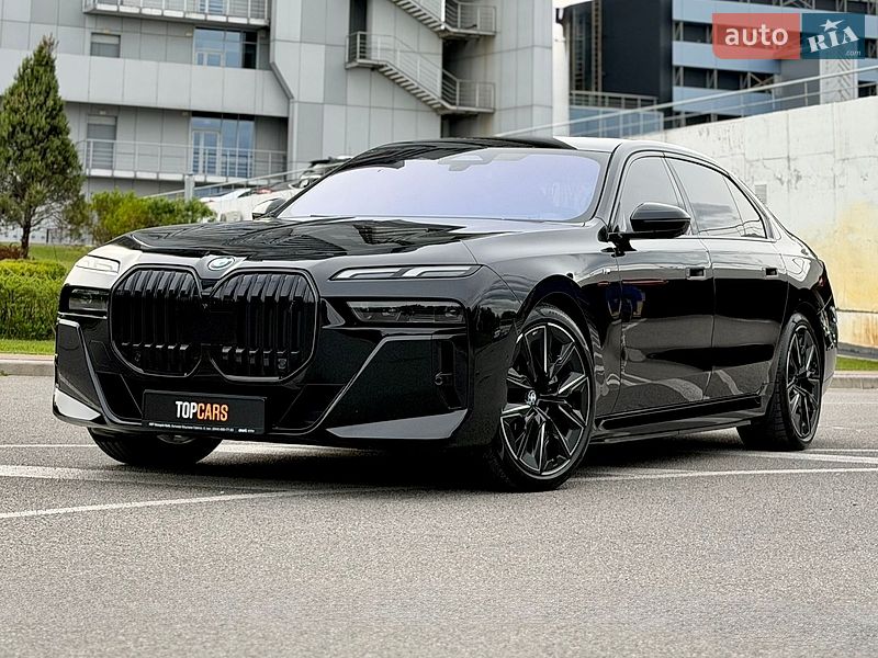 Седан BMW i7 2023 в Києві