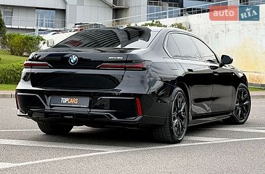 Седан BMW i7 2023 в Києві