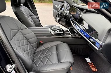 Седан BMW i7 2023 в Києві