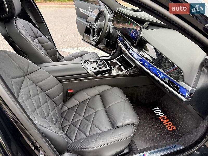 Седан BMW i7 2023 в Києві