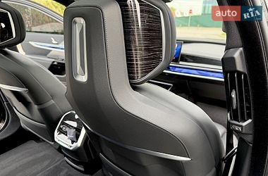 Седан BMW i7 2023 в Києві