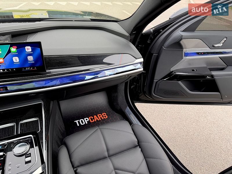 Седан BMW i7 2023 в Києві