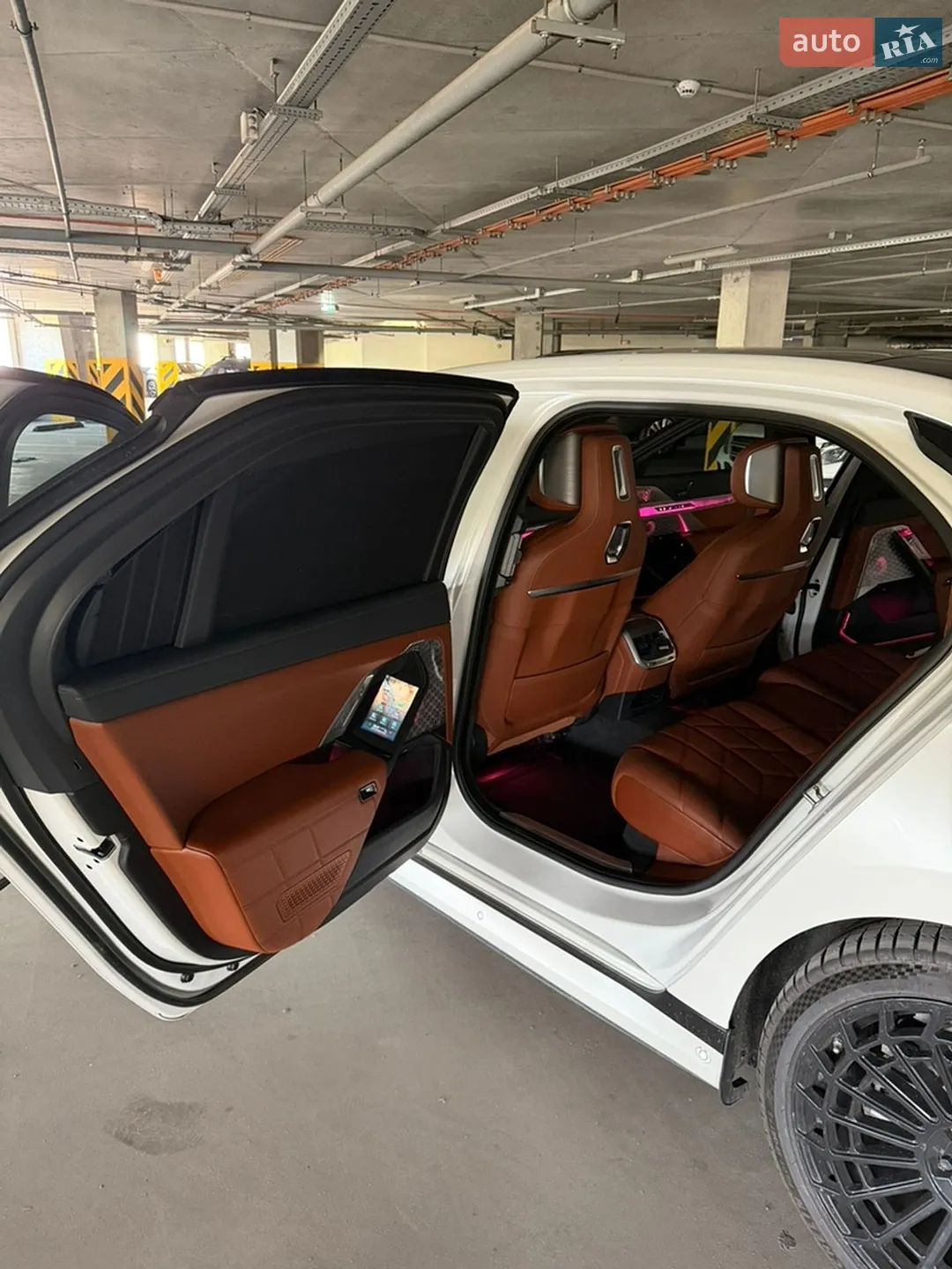 2022 BMW i7 - мініатюра 11