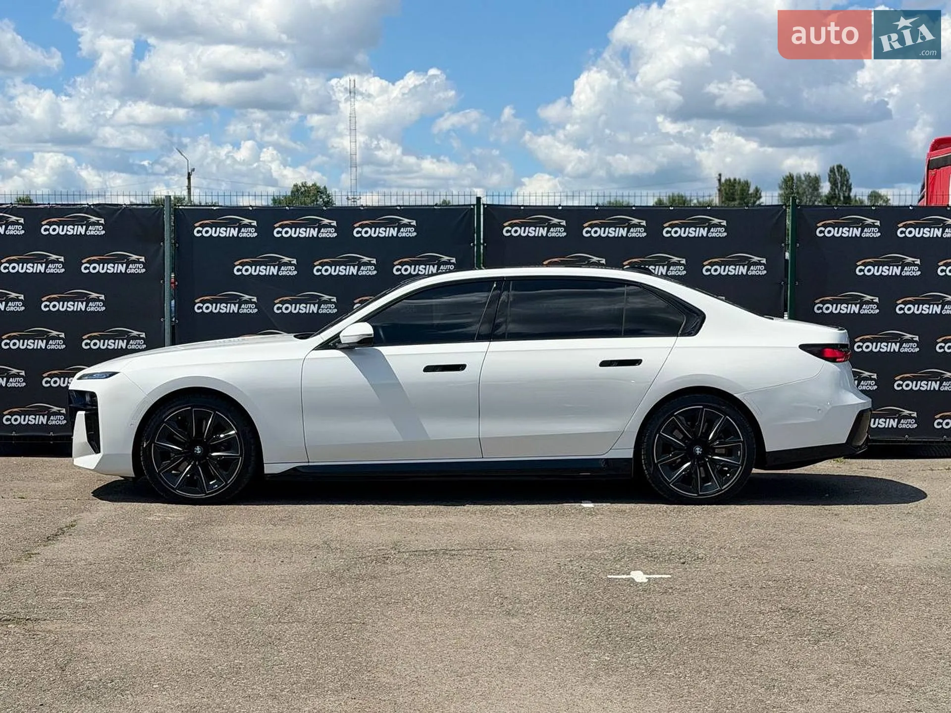 2023 BMW i7 - мініатюра 3