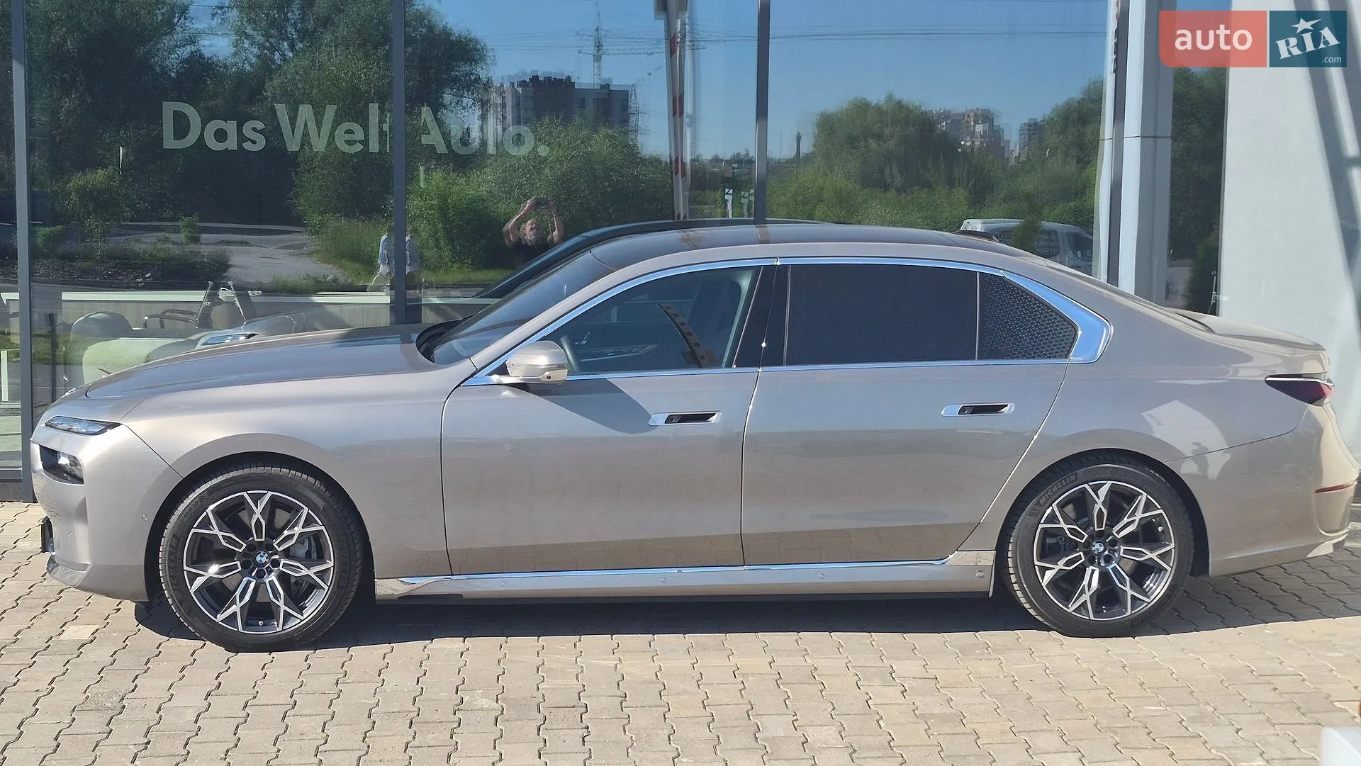2024 BMW i7 - мініатюра 3