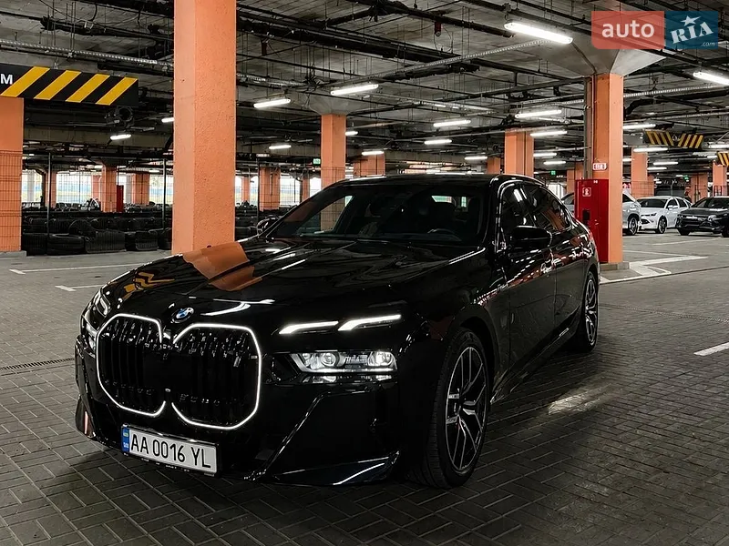 BMW i7 2023