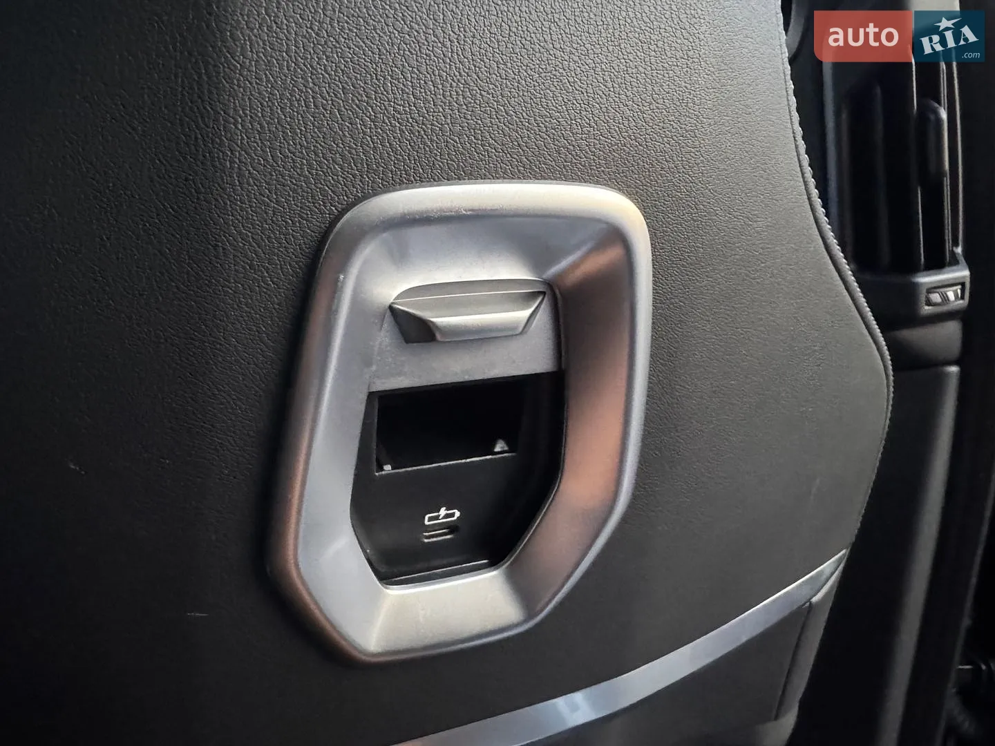 2023 BMW i7 - мініатюра 84